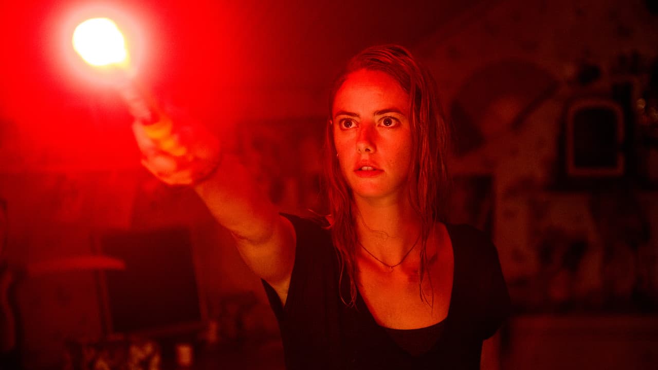 Crawl still 8