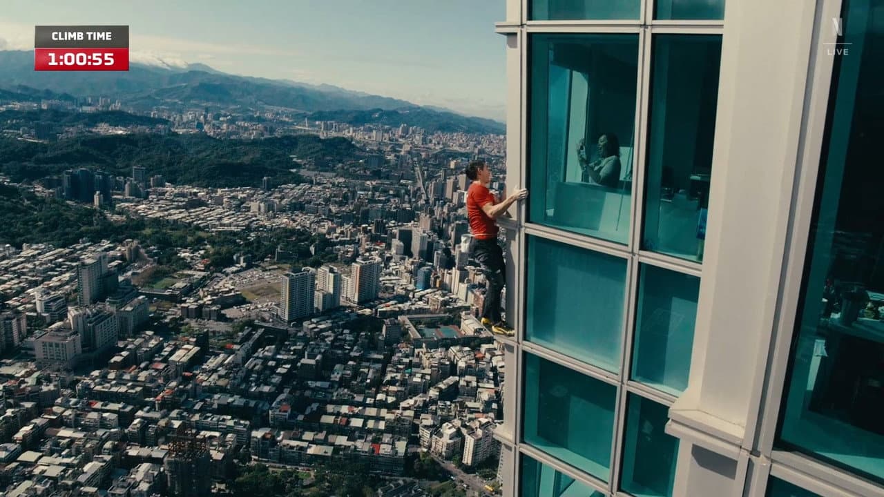 Skyscraper Live still 8