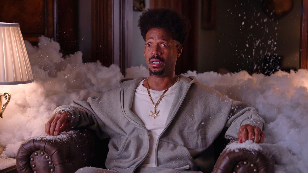 Scary Movie Review: A Hilarious Horror Parody still 5