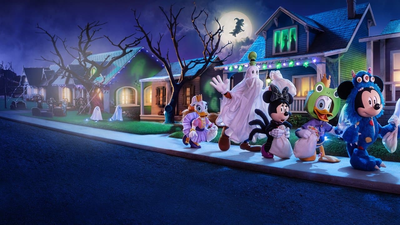 Mickey and Friends: Trick or Treats still 1