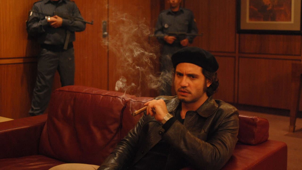 Carlos still 5