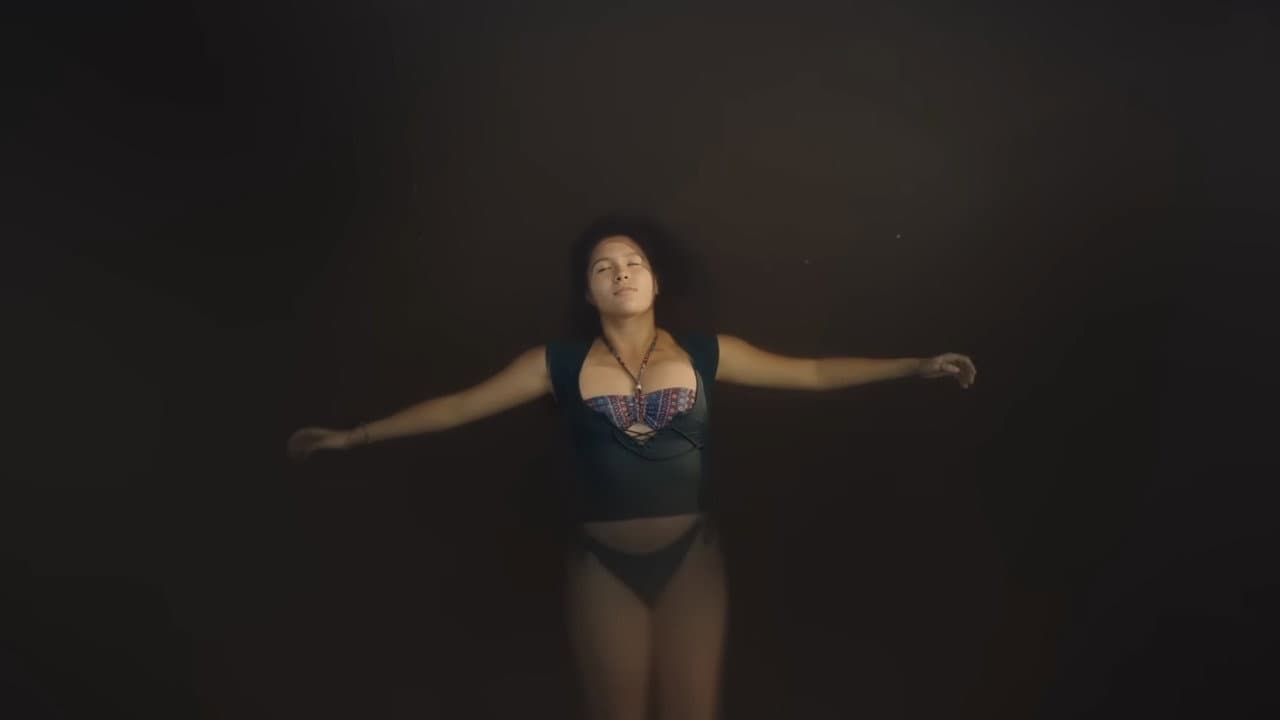 Girls Like Girls still 8