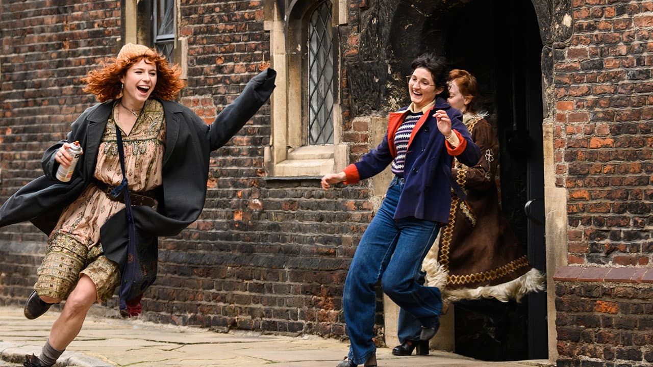 Misbehaviour still 5