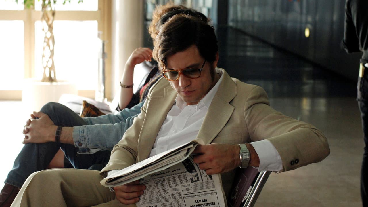 Carlos still 4