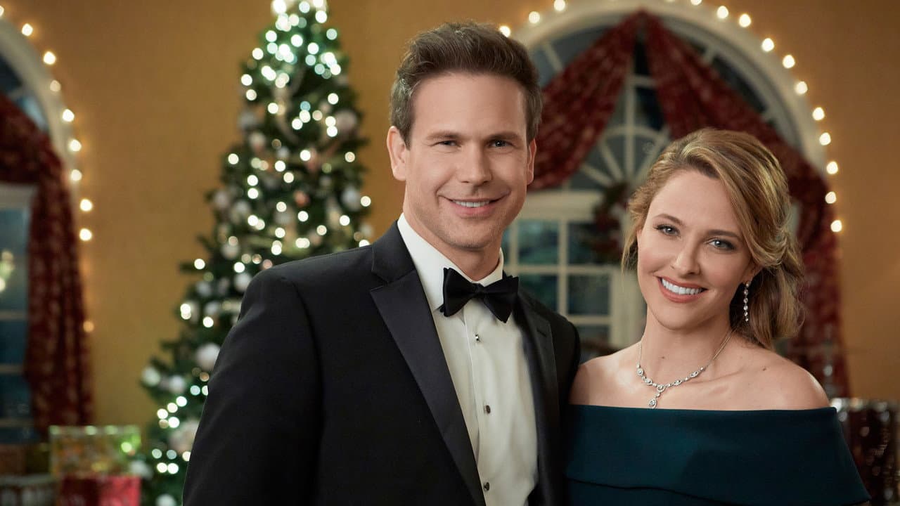 Christmas Wishes & Mistletoe Kisses still 1